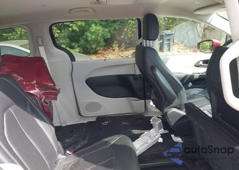 2019 Chrysler Pacifica Touring L z USA, uszkodzony, nr VIN 2C4RC1BG3KR667605